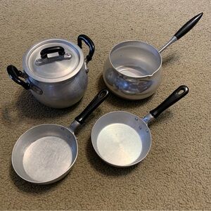 Childrens Creative Playthings Aluminum Play Set Bean Pot 2 Pans & Skillet Pot